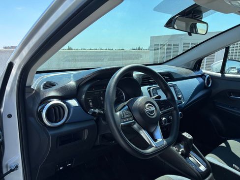 Used 2025 Nissan Versa SV FWD image 32
