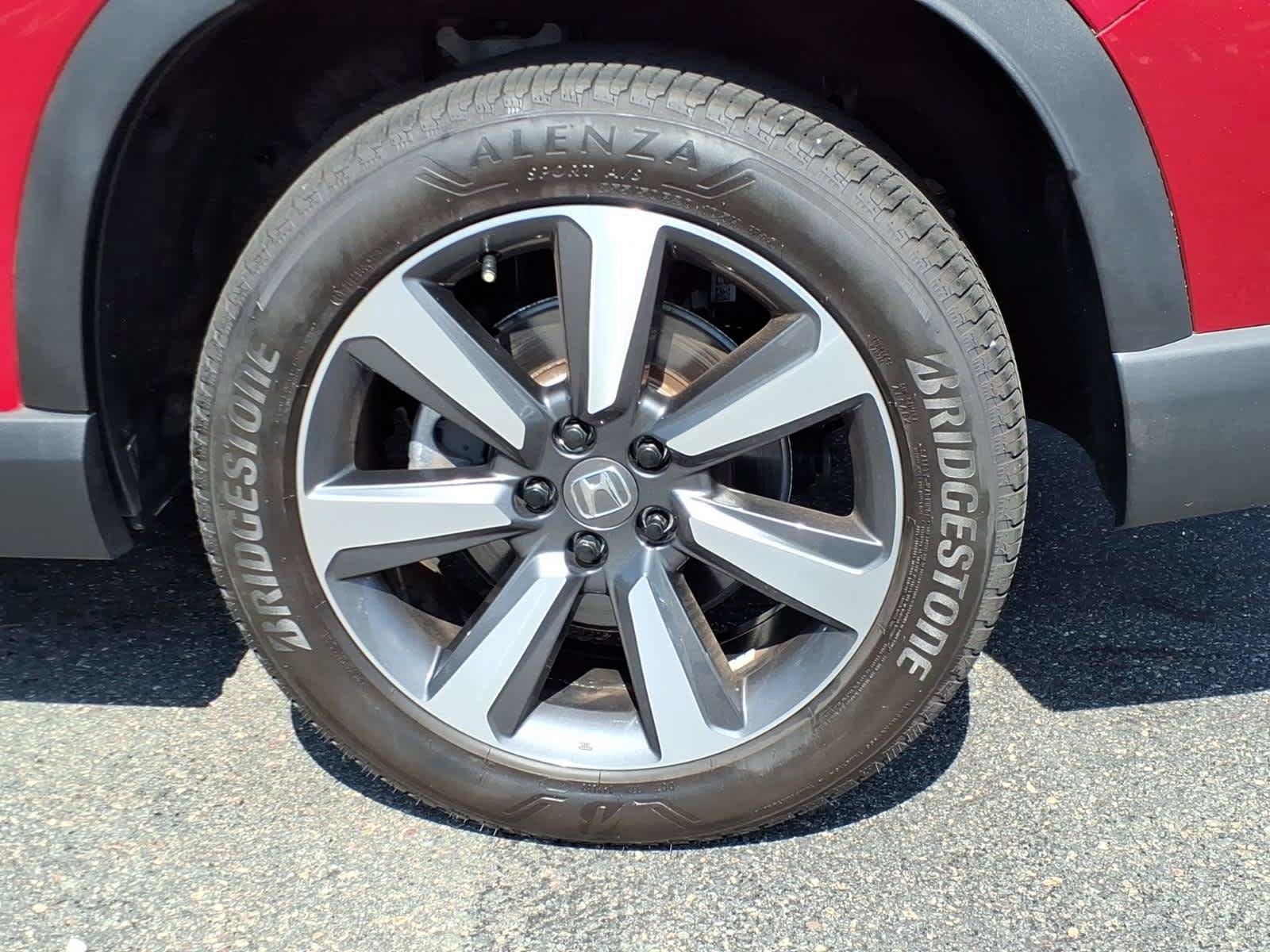 Used 2024 Honda Pilot Touring image 9
