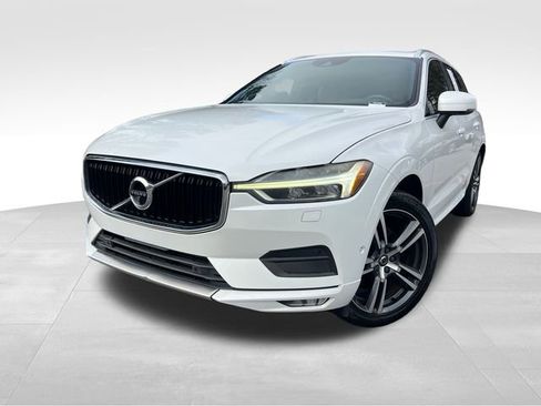 Used 2019 Volvo XC60 T5 Momentum w/ Multimedia Package image 9