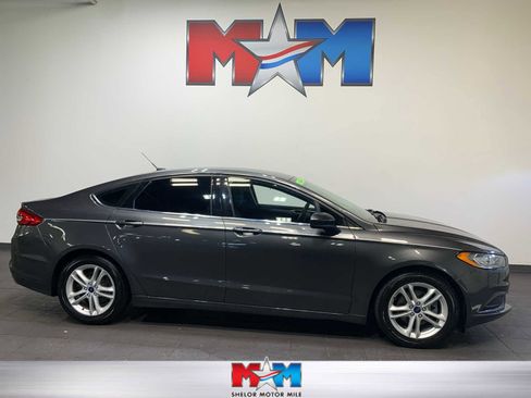 Used 2018 Ford Fusion SE w/ Fusion SE Technology Package image 1