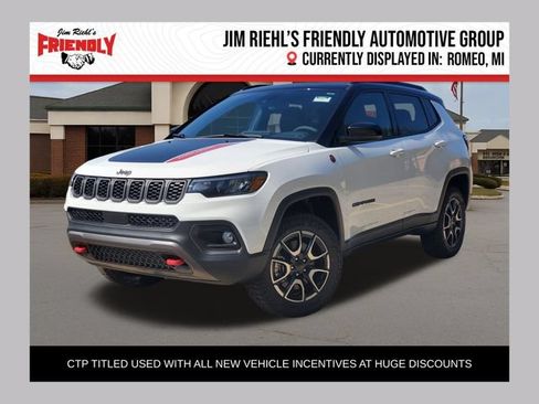 New 2026 Jeep Compass Trailhawk w/ Sun, Sound & Navigation Group AWD/4WD image 1