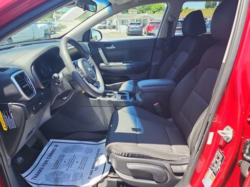 Used 2021 Kia Sportage LX AWD/4WD image 12