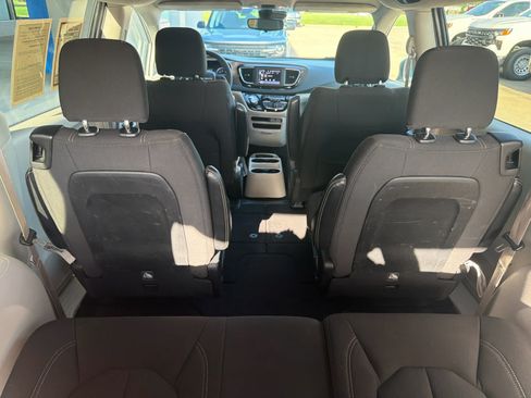 Used 2023 Chrysler Voyager LX FWD image 29
