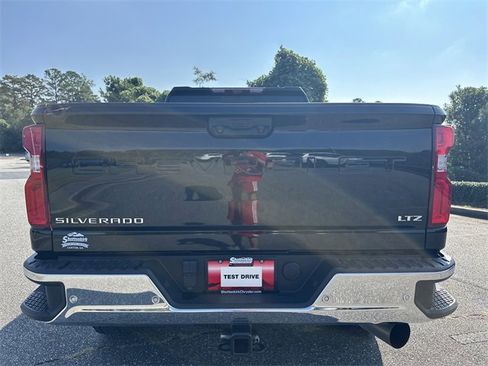 Used 2023 Chevrolet Silverado 2500 LTZ image 6