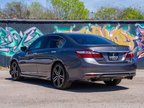 Used 2017 Honda Accord Sport image 9