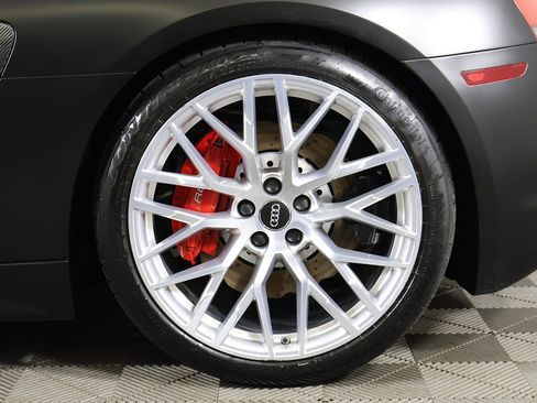 Used 2018 Audi R8 V10 w/ Carbon Exterior Package image 20