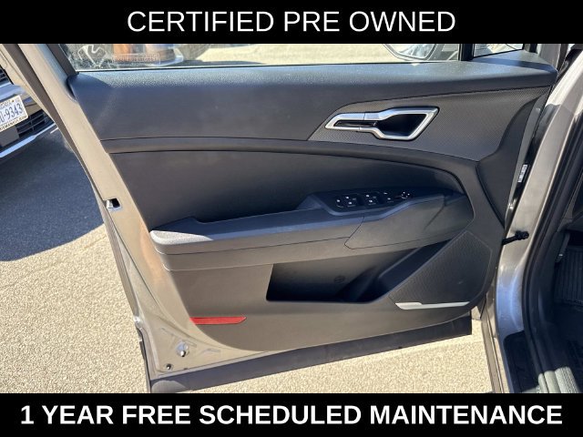 Used 2025 Kia Sportage LX FWD image 13