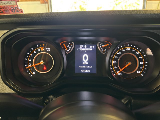Used 2025 Jeep Gladiator Sport AWD/4WD image 17