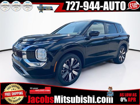 New 2026 Mitsubishi Outlander SE image 1