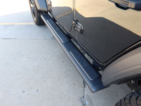 Used 2021 Jeep Wrangler Unlimited Sport AWD/4WD image 29