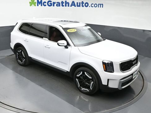 Used 2024 Kia Telluride EX w/ EX Captain's Chair Package image 2