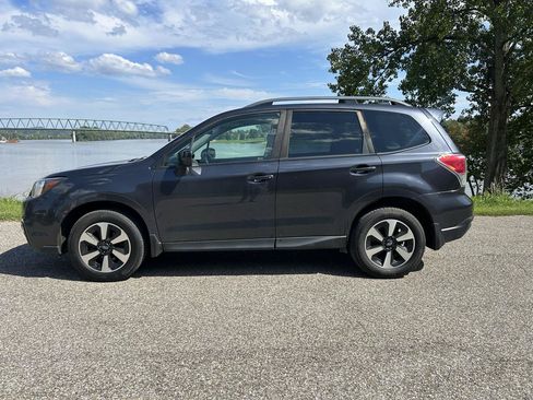 Used 2018 Subaru Forester 2.5i Premium w/ All-Weather Package AWD/4WD image 2