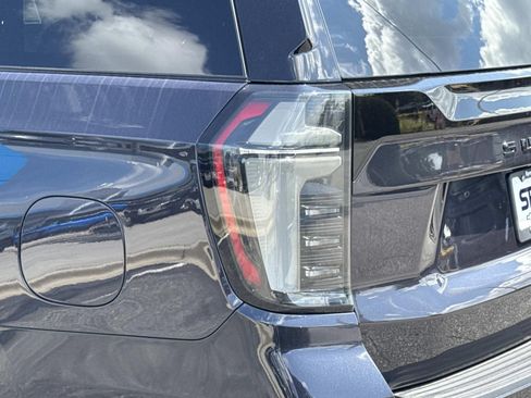 New 2026 Chevrolet Suburban RST w/ RST Capability Package AWD/4WD image 9