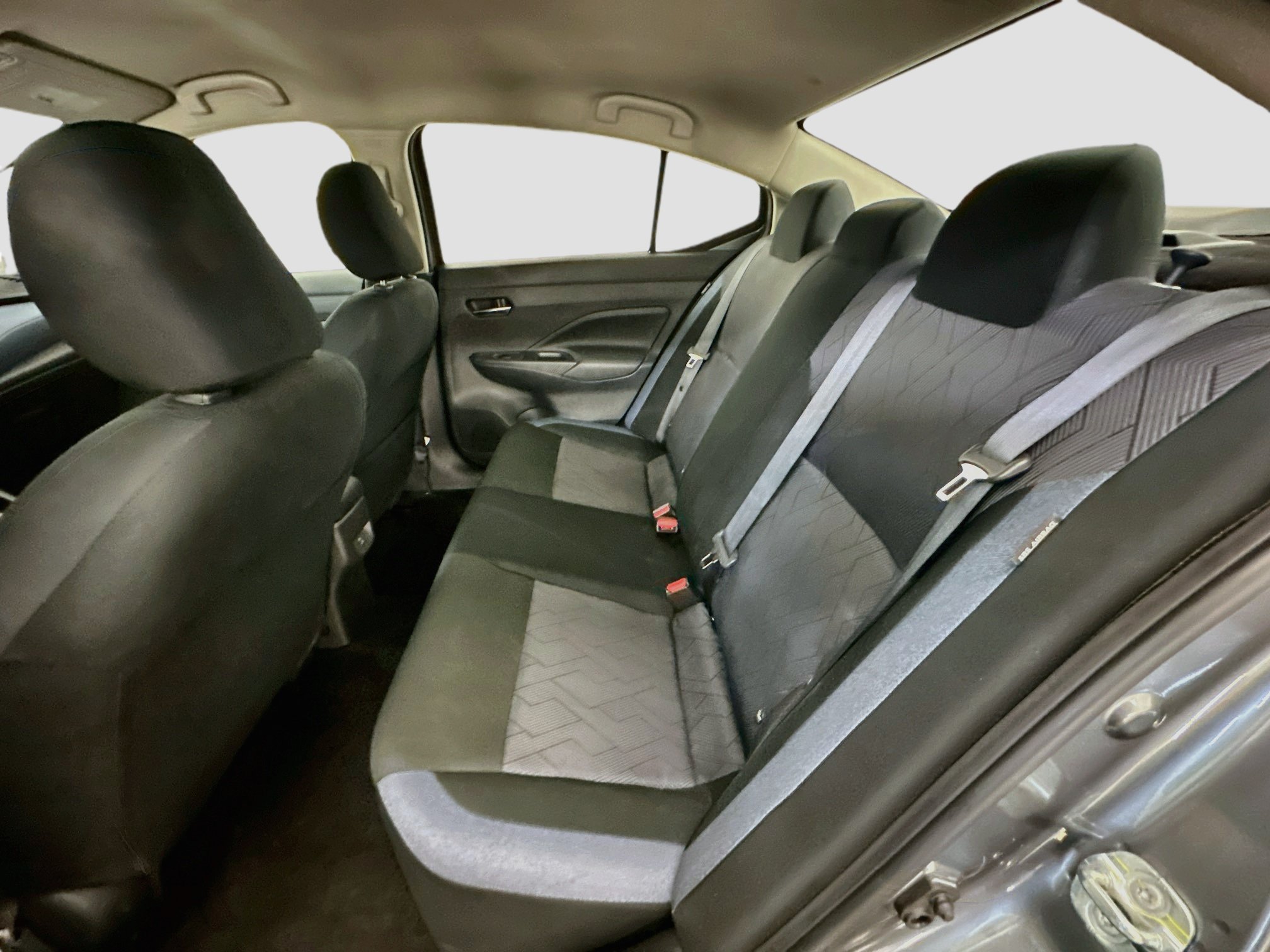 Used 2025 Nissan Versa SV FWD image 27