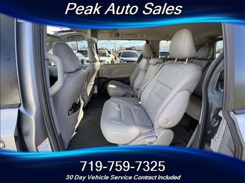 Used 2016 Toyota Sienna XLE Premium image 28