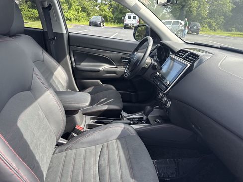 Used 2025 Mitsubishi Outlander Sport ES AWD/4WD image 34