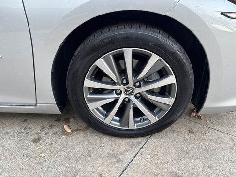 Used 2019 Lexus ES 350 image 13