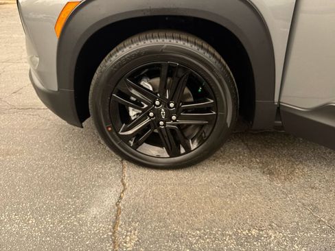 New 2026 Chevrolet TrailBlazer LT w/ Midnight Edition FWD image 12