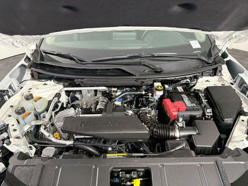 Used 2026 Nissan Rogue S FWD image 33