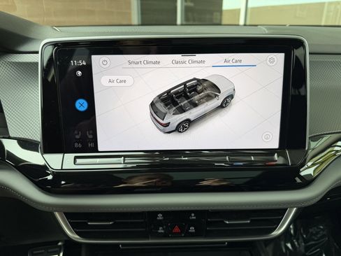 Used 2024 Volkswagen Atlas Peak Edition SEL image 24