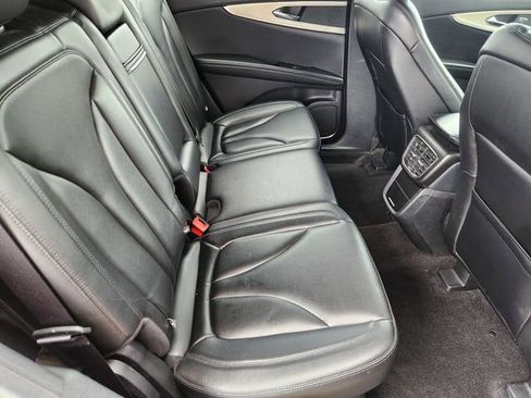 Used 2019 Lincoln Nautilus FWD image 32