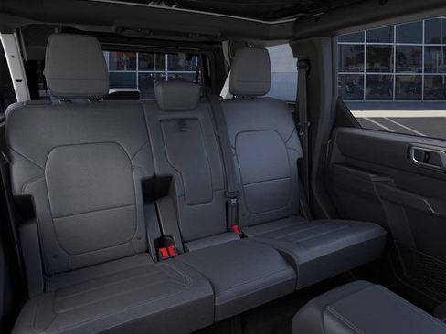 New 2026 Ford Bronco Outer Banks w/ Sasquatch Package image 40