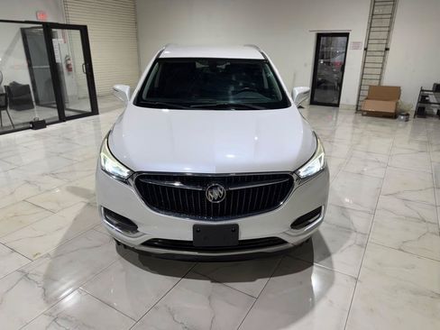 Used 2018 Buick Enclave Essence FWD image 2