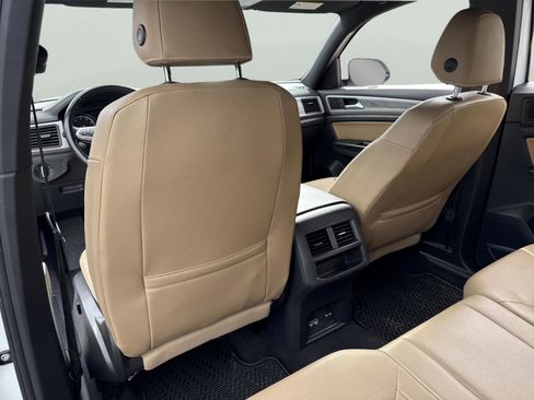 Used 2020 Volkswagen Atlas Cross Sport SE w/ Panoramic Sunroof Package image 23