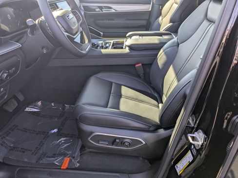 New 2026 Jeep Grand Wagoneer Limited image 12