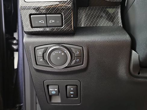 Used 2019 Ford F150 Lariat w/ Equipment Group 502A Luxury AWD/4WD image 25