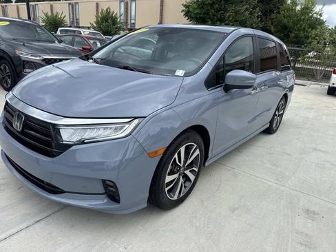 Used 2024 Honda Odyssey Touring image 3