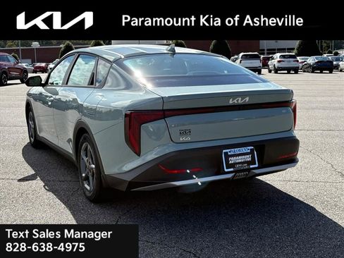 New 2025 Kia K4 LXS image 4