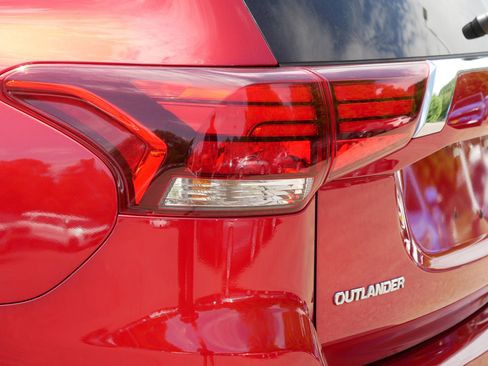 Used 2020 Mitsubishi Outlander GT AWD/4WD image 17