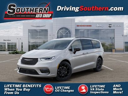 New 2026 Chrysler Pacifica Limited w/ S Appearance Package