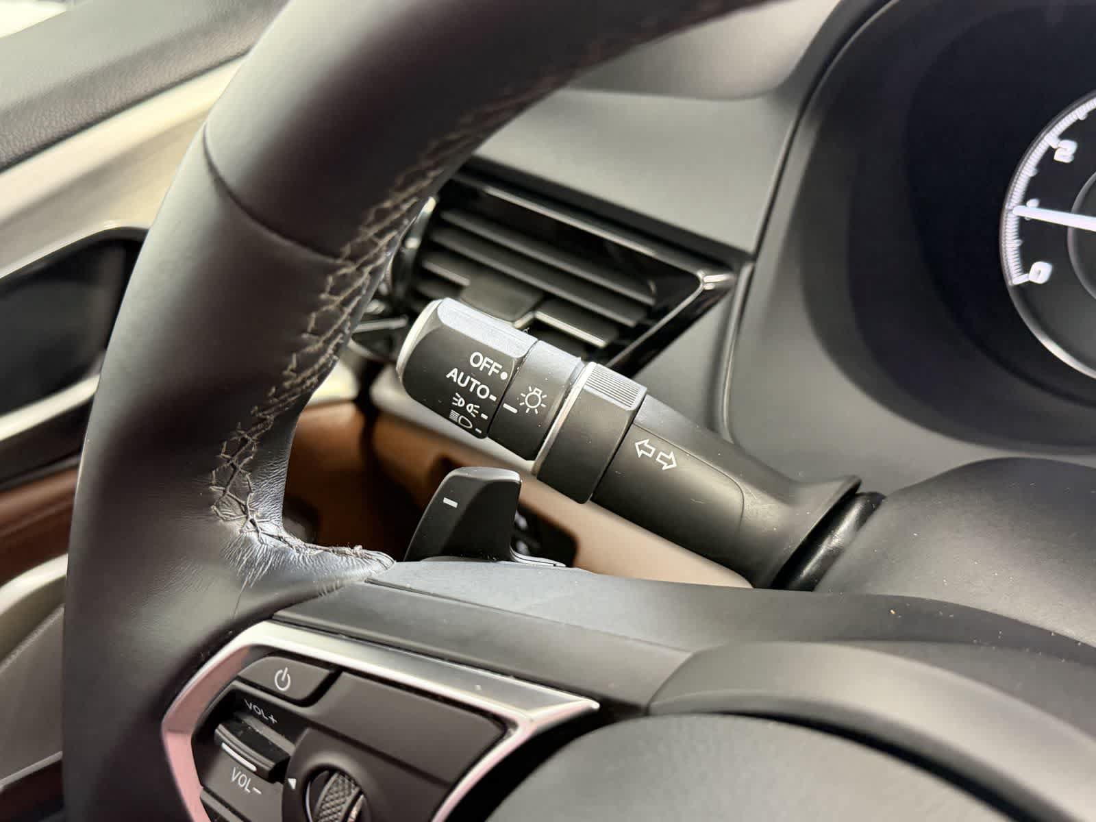 Used 2019 Acura RDX w/ Technology Package AWD/4WD image 16