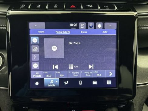 Used 2022 Jeep Grand Cherokee L Laredo w/ Luxury Tech Group I AWD/4WD image 15