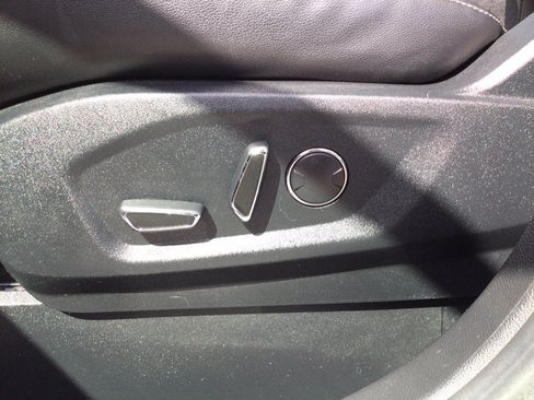Used 2016 Ford Edge Sport w/ Technology Package AWD/4WD image 23