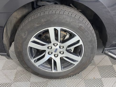 Used 2023 Ford Expedition Limited AWD/4WD image 8