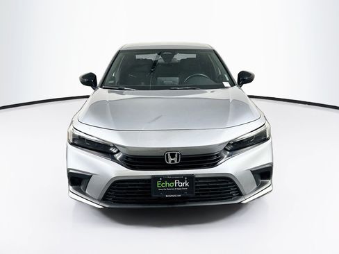 Used 2022 Honda Civic Sport image 2