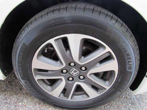 Used 2016 Honda Odyssey Touring Elite image 14