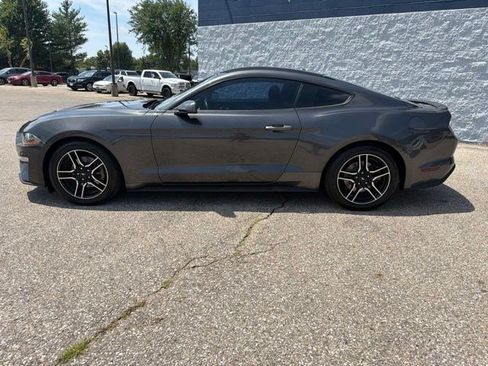 Used 2018 Ford Mustang Coupe w/ Equipment Group 101A RWD image 2