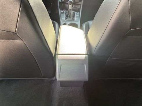 Used 2024 Volkswagen Jetta SE image 20