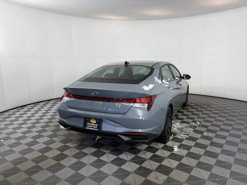 Used 2023 Hyundai Elantra SEL image 10