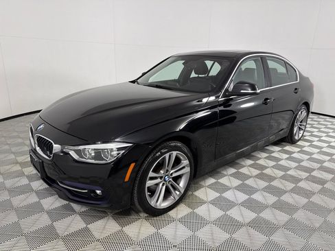 Used 2017 BMW 330i xDrive Sedan AWD/4WD image 9