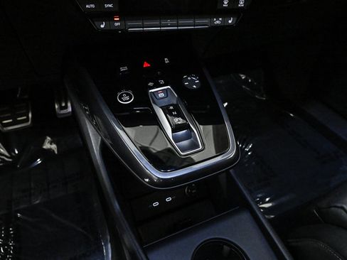 Used 2025 Audi Q4 e-tron Premium Plus w/ Premium Plus image 12