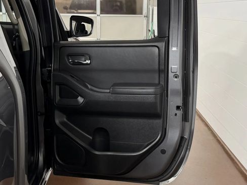 Used 2022 Nissan Frontier SV w/ Technology Package AWD/4WD image 31