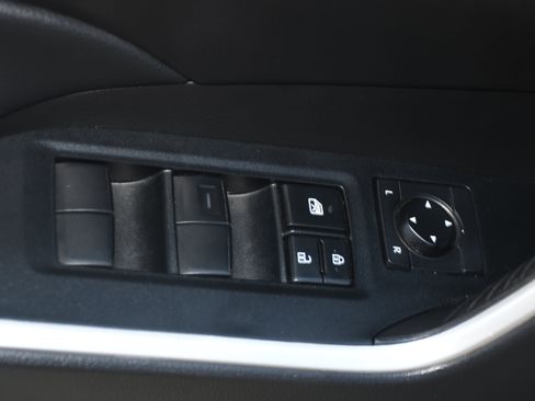 Used 2023 Toyota RAV4 LE FWD image 10