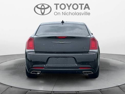 Used 2023 Chrysler 300 Touring w/ Sport Appearance Package RWD image 5