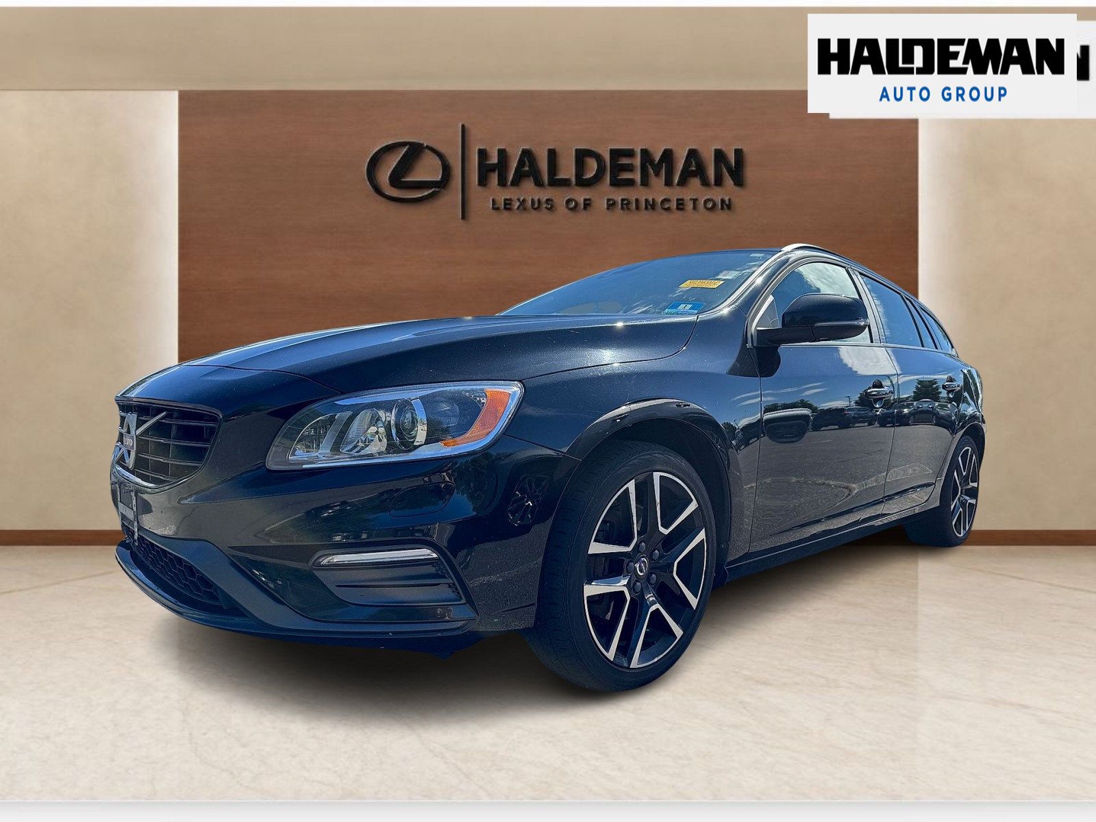 Used 2018 Volvo V60 T5 Dynamic AWD/4WD image 2