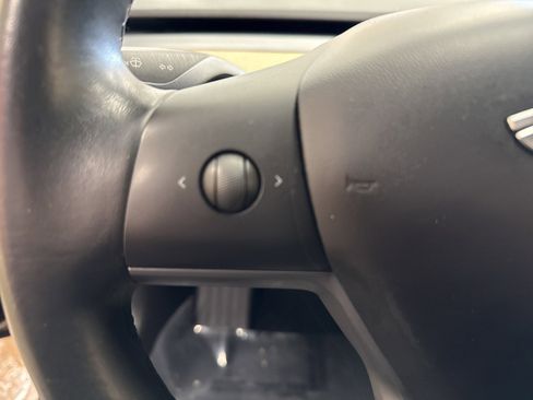 Used 2019 Tesla Model 3 Standard Range Plus image 31